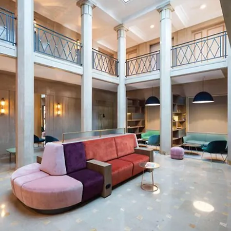 Deskopolitan House 3* Paris